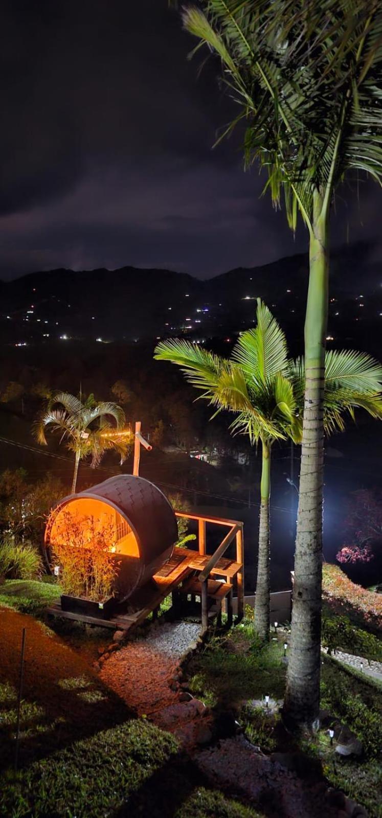 Glamping Montecarlo Cubo De Madera-guatape Campsite *