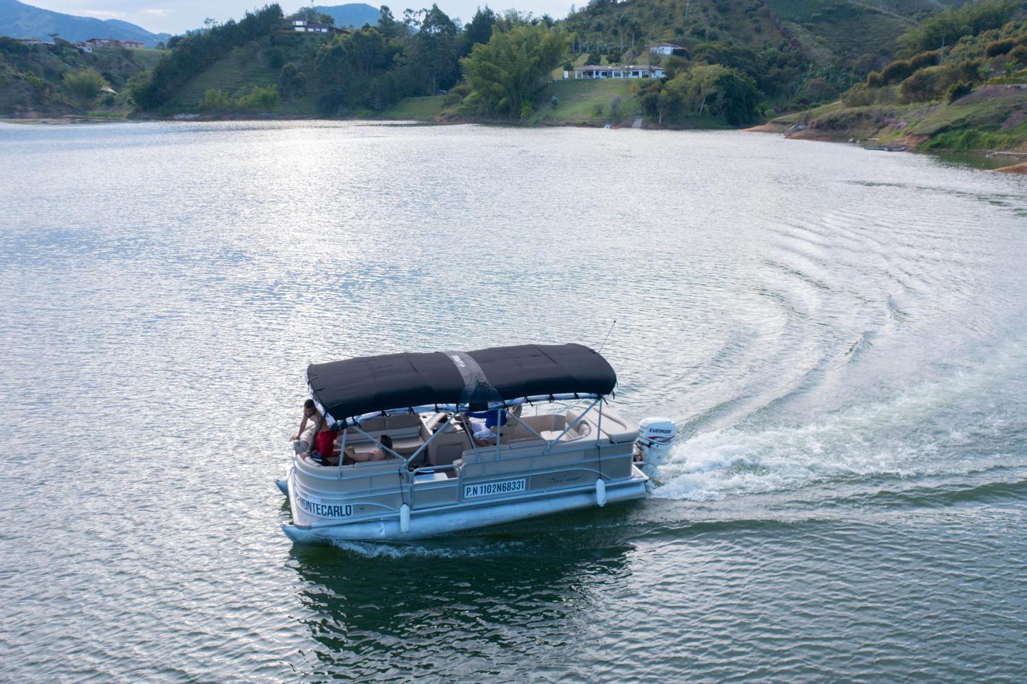 Glamping Montecarlo Cubo De Madera-guatape * Guatape