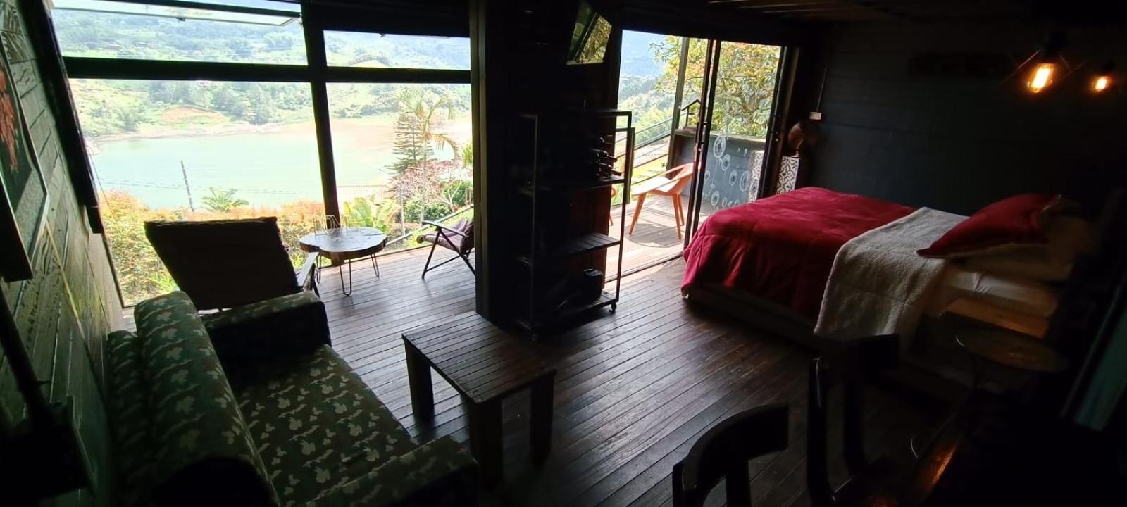 Glamping Montecarlo Cubo De Madera-guatape * Guatape