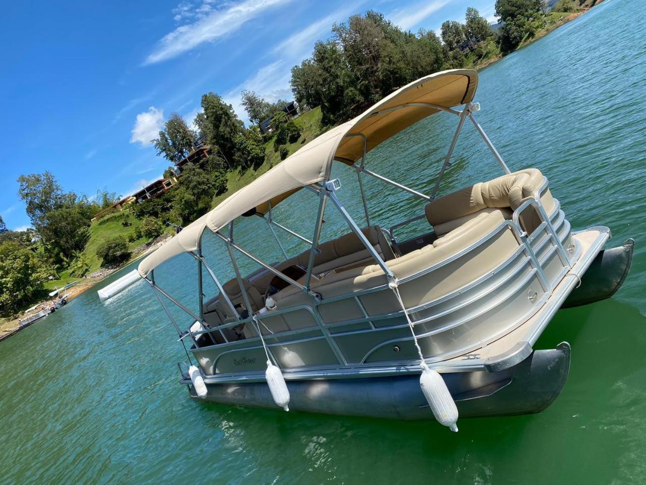 Glamping Montecarlo Cubo De Madera-guatape Campsite Guatape