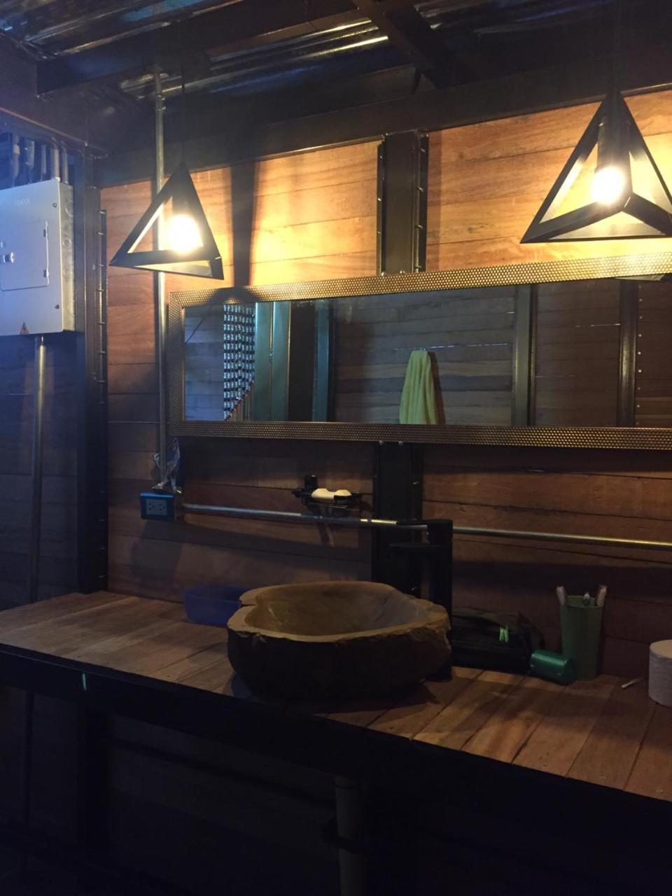 Glamping Montecarlo Cubo De Madera-guatape Guatape
